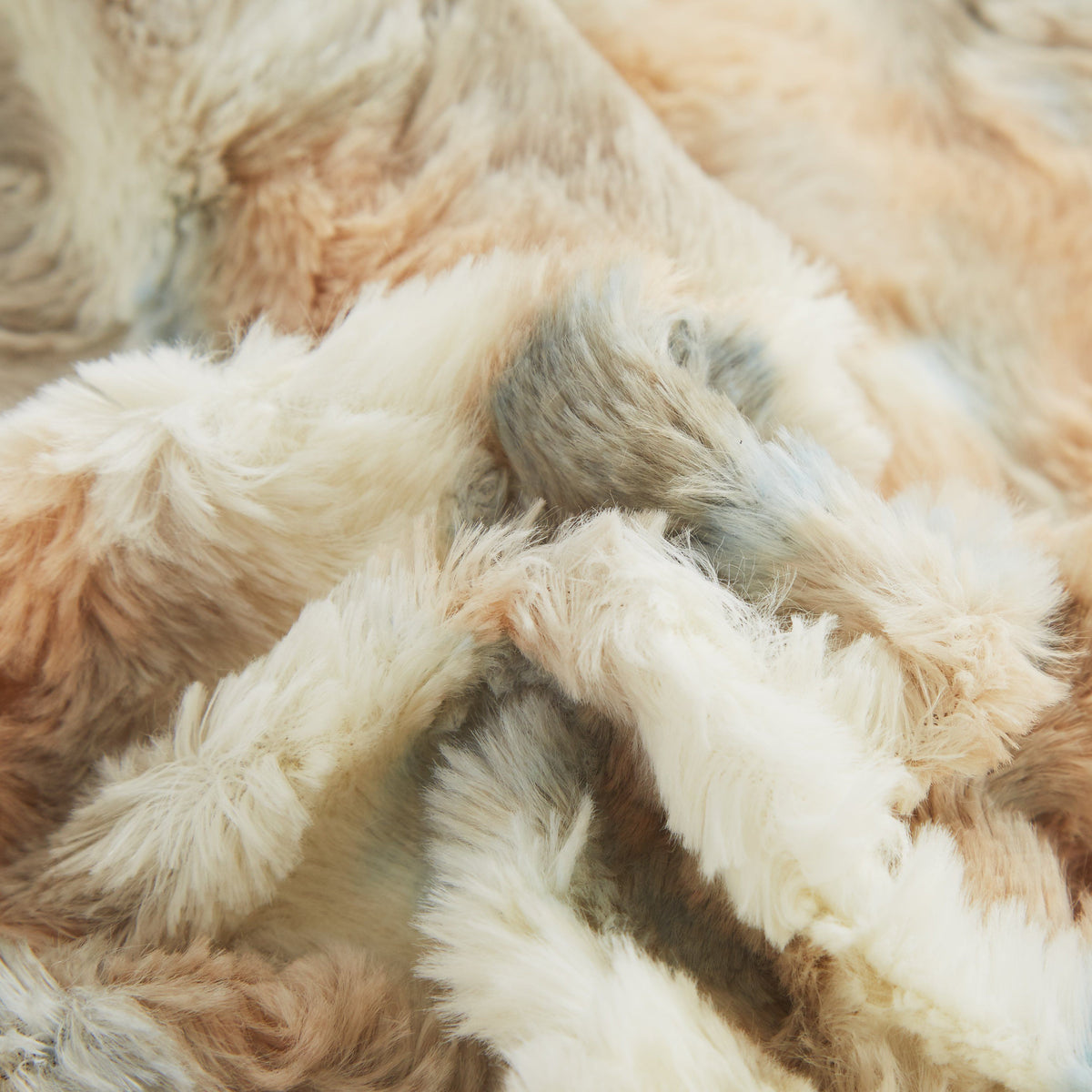 Luxe Faux Fur Throw Blanket