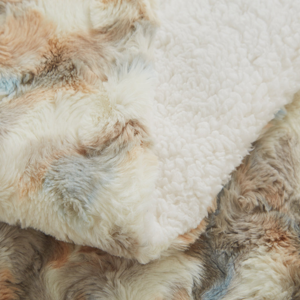 Luxe Faux Fur Throw Blanket